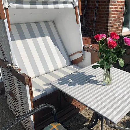 Sylter-rose-suedterrasse-mit-strandkorb Appartement Westerland