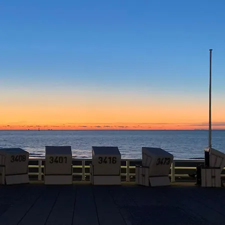 Sylter-rose-suedterrasse-mit-strandkorb Westerland